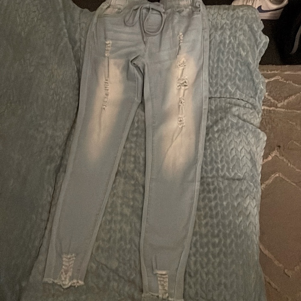 Stretchy light blue denim jegging